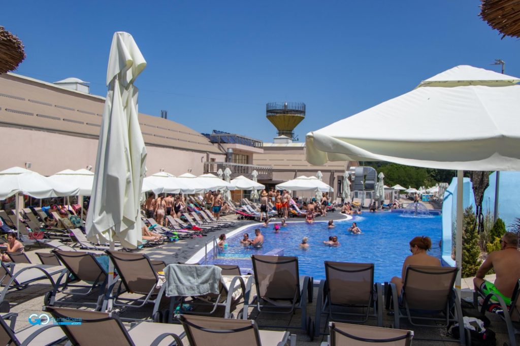 sezlonguri aqua park arsenal orastie