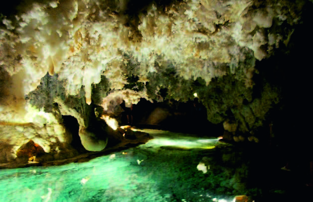 Peștera cu corali