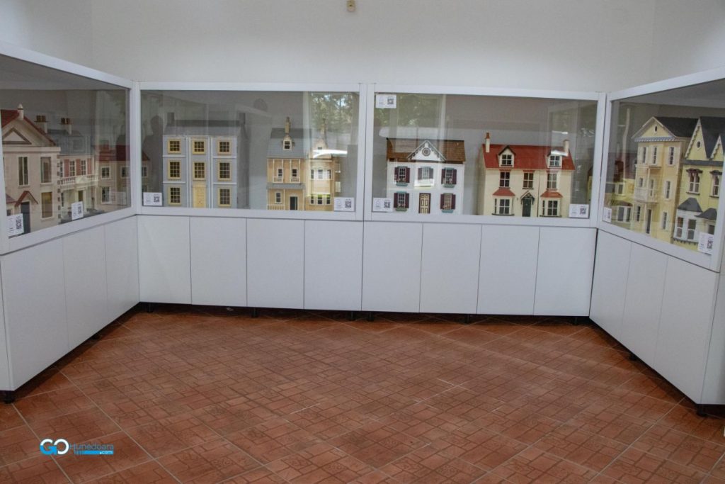 sala de expunere casute la muzeul de casute MARC