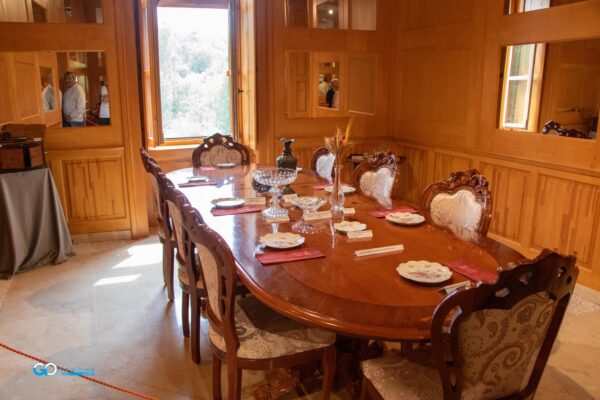 sala oglinzilor la castelul nopcsa